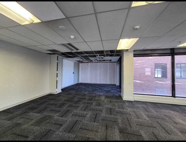232M² OFFICE TO LET IN WAVERLEY